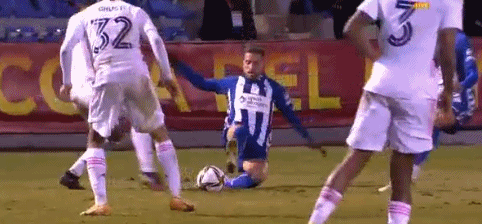 国家队比赛受伤！曼城官方：马尔穆什膝盖受伤，将缺席曼市德比